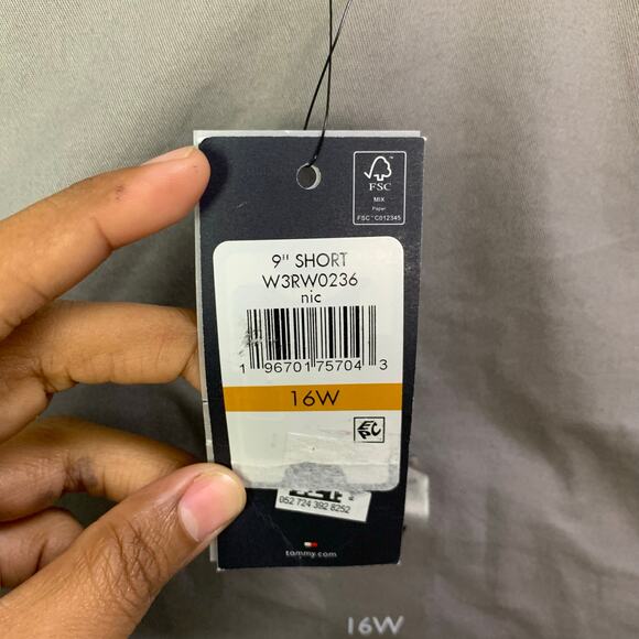 NEW Tommy Hilfiger Khaki Flat Front Chino Shorts Women’s 16W - Picture 6 of 11